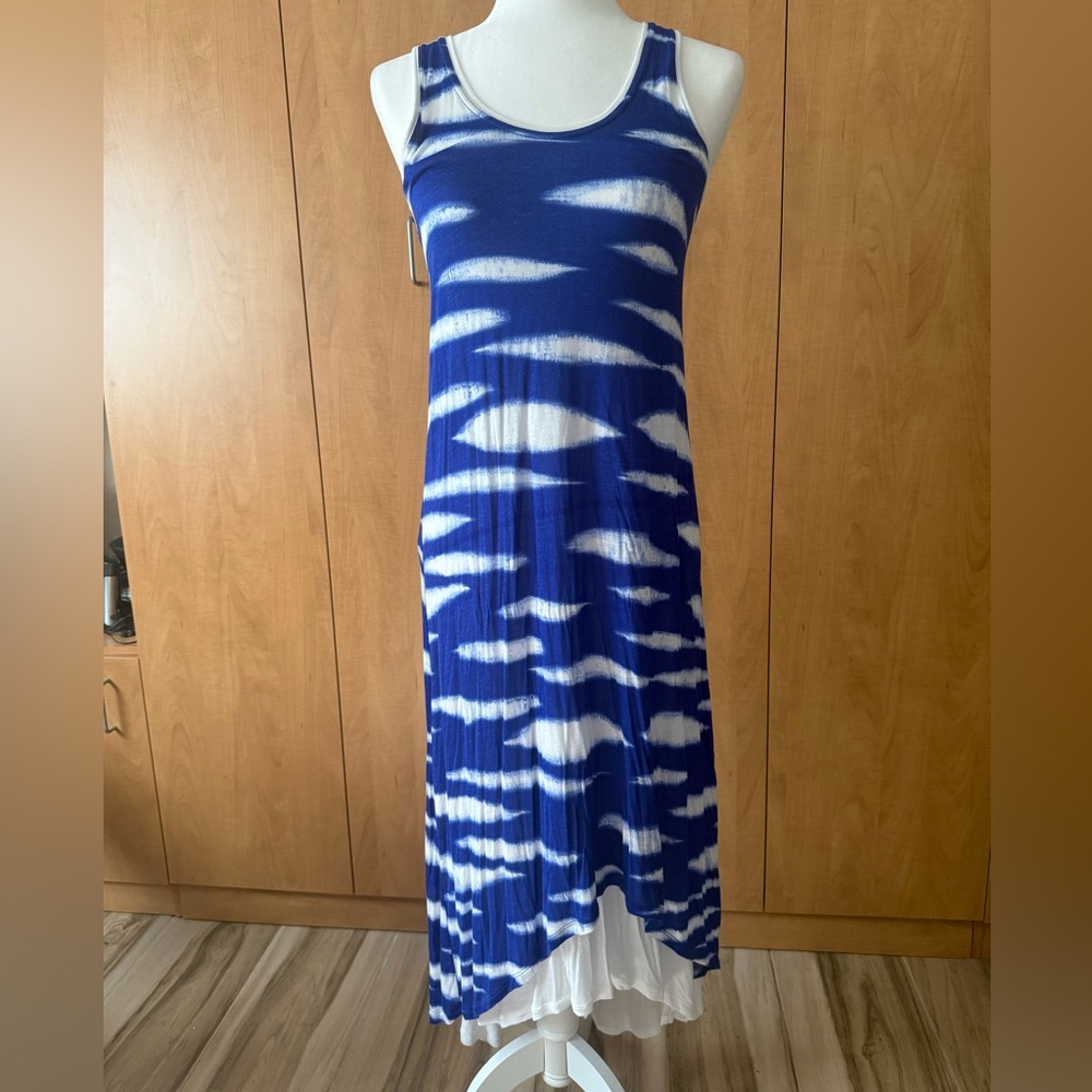 Kensie Blue and White Patterned Maxi Dress Sz. S